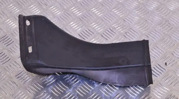 BMW 5 E39 Brake cooling air channel/duct 7890013