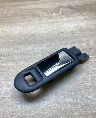 Volkswagen PASSAT B5 Front door interior handle 3B1837114