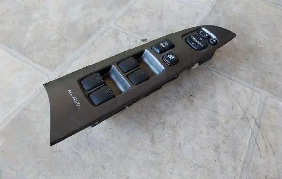Lexus IS 220D-250-350 Electric window control switch 8404053080