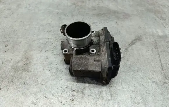 Mazda 6 Throttle body valve RF7J136B0D