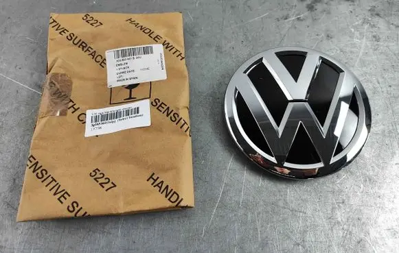 Volkswagen T-Cross Manufacturer badge logo/emblem 3g0853601bdpj