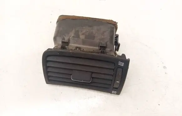 Toyota Avensis T250 Dash center air vent grill 8518