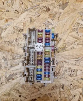 Nissan Qashqai Fuse module 4EB0A