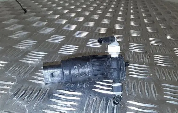 Volkswagen Golf Plus Windscreen/windshield washer pump 1K6955651