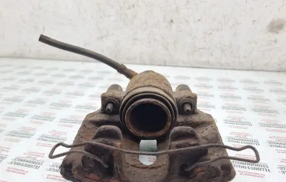 Volkswagen PASSAT B6 Front brake caliper