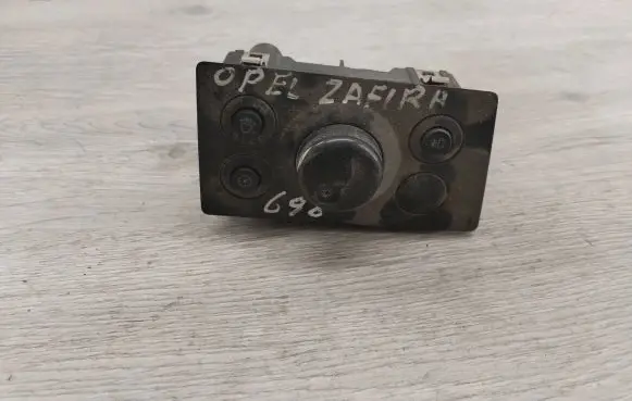 Opel Zafira B Light switch 13205803