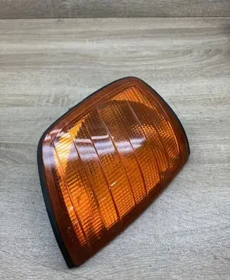 Mercedes-Benz E W124 Front indicator light 42704R6