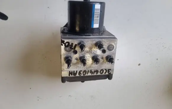 Volkswagen PASSAT B6 ABS Pump 3C0614109AH