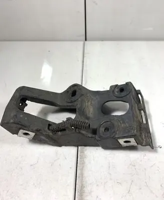Audi A4 S4 B7 8E 8H Fender mounting bracket 8E0853921D