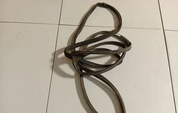 Chrysler Voyager Engine compartment rubber 