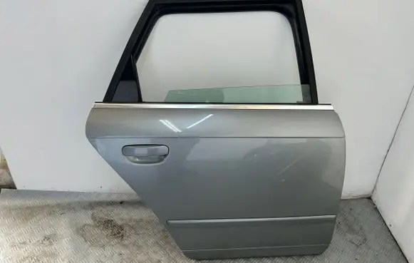 Audi A4 S4 B7 8E 8H Rear door