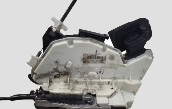 Skoda Yeti (5L) Rear door lock 5E0839015
