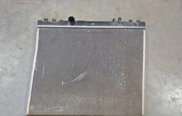 Toyota Hilux (AN10, AN20, AN30) Coolant radiator