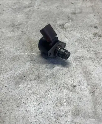 Mercedes-Benz E W211 Fuel pressure regulator 7190188A