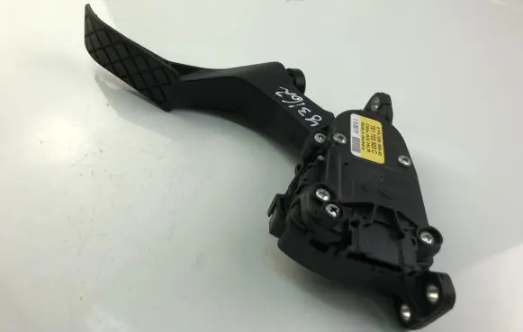 Volkswagen Transporter - Caravelle T5 Accelerator throttle pedal 7E1723503C