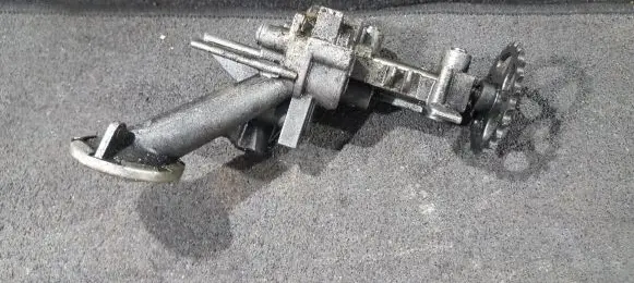 Renault Scenic I Oil pump 7700600252