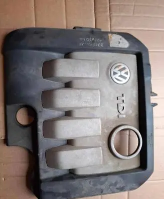 Volkswagen Touran I Engine cover (trim) 03G103925AB 03G103925AA 03G103925AC