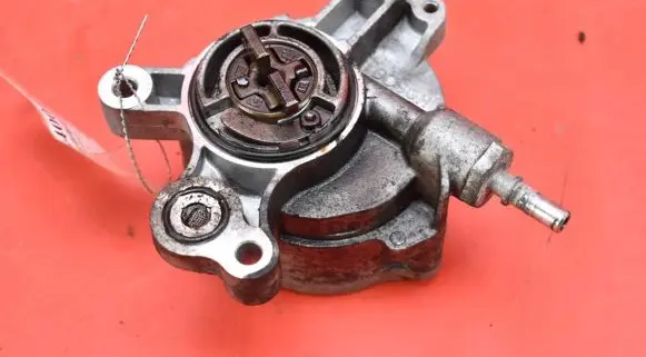 Peugeot 508 RXH Vacuum pump