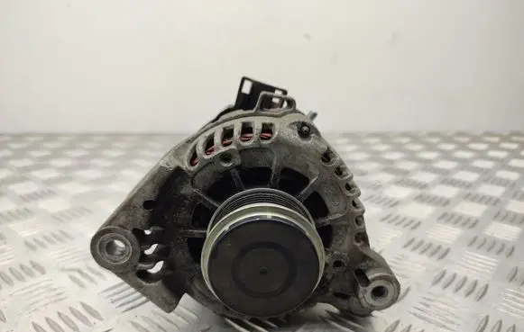Hyundai i30 Generator/alternator 3730004950