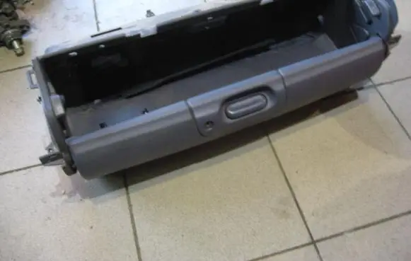 Renault Espace III Glove box