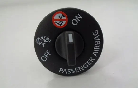 Passenger airbag on/off switch