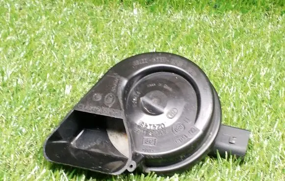 Audi A4 S4 B8 8K Horn signal 8T0951223