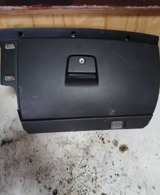 Volvo V50 Glove box 8626141 3865
