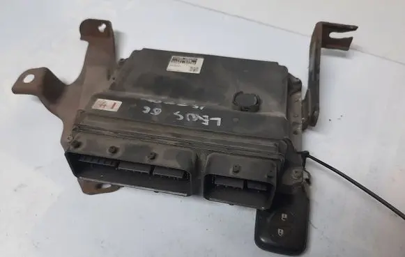 Lexus IS 220D-250-350 Engine control unit/module 8966153700 1758007702