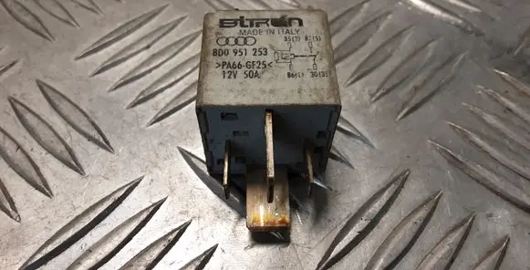 Volkswagen PASSAT B5 Other relay 8D0951253