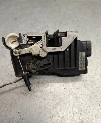Mercedes-Benz ML W163 Front door lock A1637202835