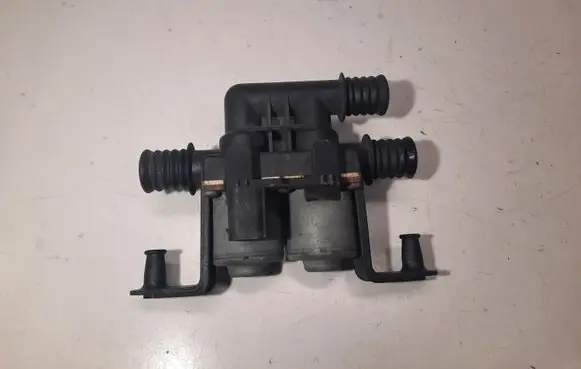 BMW 5 E39 Coolant heater control valve 64116906652