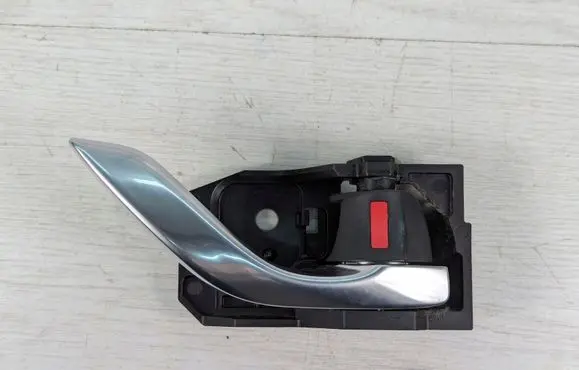 Mazda CX-3 Front door interior handle T8314