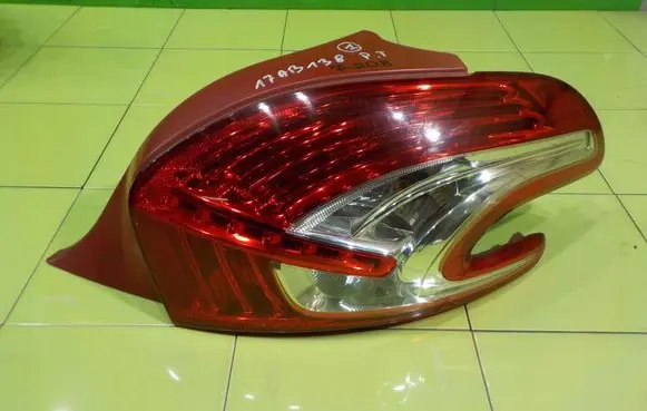 Peugeot 208 I Rear/tail lights 9672628380