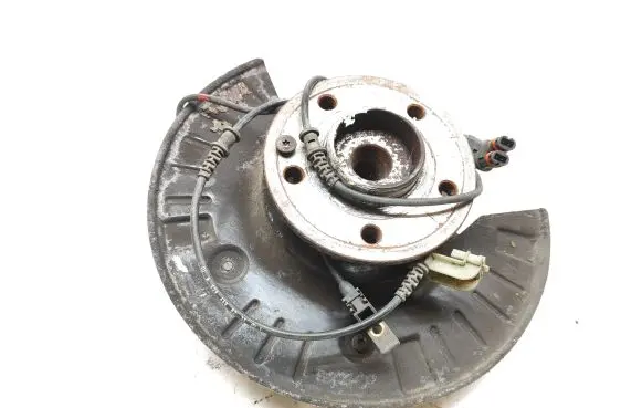Mercedes-Benz Vito Viano W639 Front wheel hub