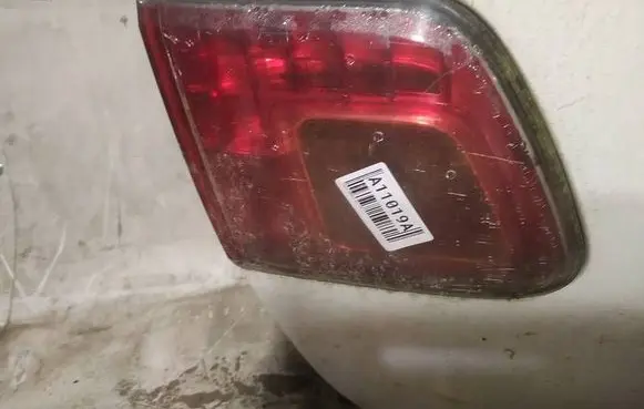 Toyota Avensis T270 Tailgate rear/tail lights