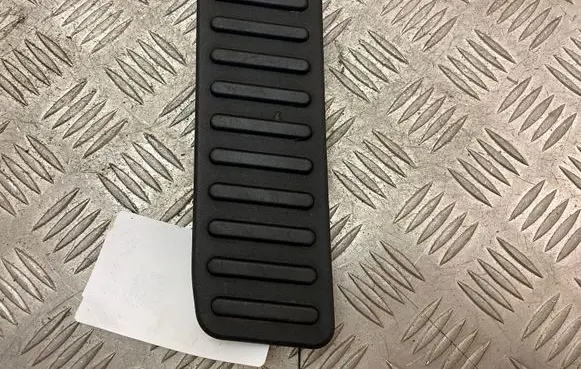 Ford Mustang VI Foot rest pad/dead pedal FR3B6312020ABW