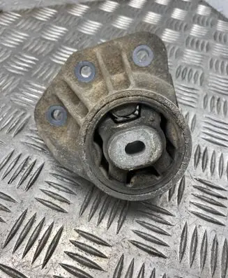 Audi A8 S8 D3 4E Rear differential mounting bracket 4E0599133C