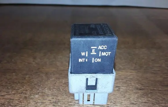 Mitsubishi Carisma Other relay MB953394 72HM100