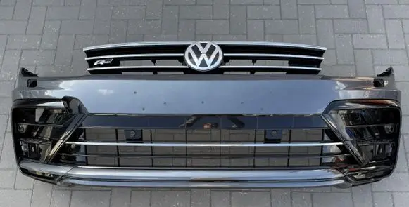 Volkswagen Tiguan Front bumper 5NA807221B