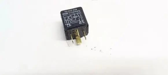 Volkswagen Jetta III Other relay 00571900 005719-00