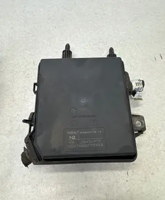 Renault Laguna III Fuse module 284B60013R 3410020227 519186415