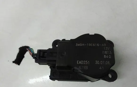 Ford Focus C-MAX Air flap motor/actuator 3N5H19E616AB