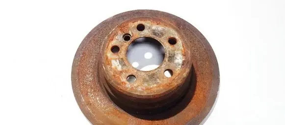 BMW X5 E53 Rear brake disc neventiliuojamas