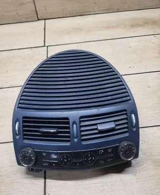 Mercedes-Benz E W211 Climate control unit 2118300385 00111304