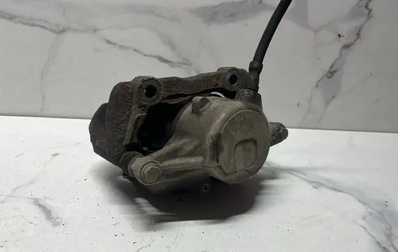 Mercedes-Benz C W204 Front brake caliper