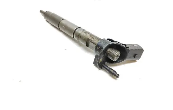 Mercedes-Benz E W212 Fuel injector A6420700587 0445115027
