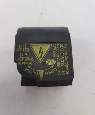 BMW 5 E60 E61 Headlight ballast module Xenon 00831910