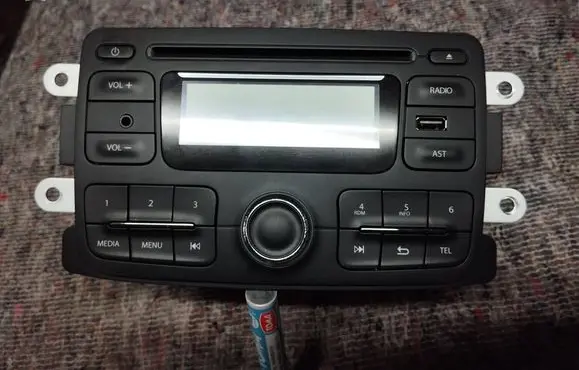 Dacia Duster Radio/CD/DVD/GPS head unit 281159936R