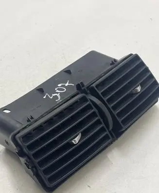 Peugeot 307 Dash center air vent grill A1079302 226318 215021
