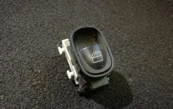 Mercedes-Benz C W203 Electric window control switch 2038200210 501.807